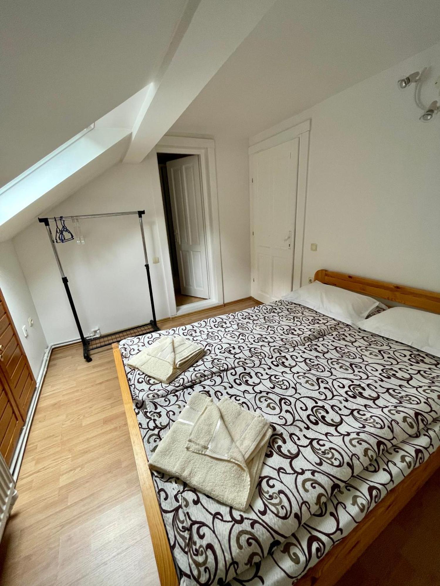 Casa Fenyves Vendeghaz Hotell BaileTusnad Eksteriør bilde
